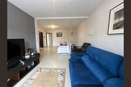 Casa à venda com 360m², 4 quartos e sem vaga Casa à venda com 360m², 4 quartos e sem vagaSala