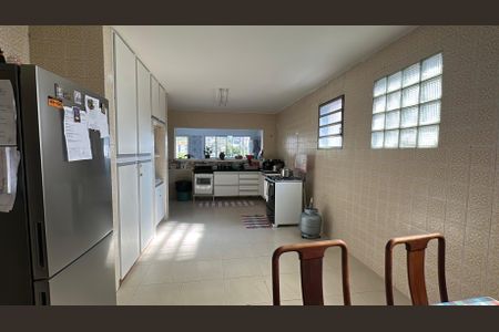 Casa à venda com 360m², 4 quartos e sem vaga Casa à venda com 360m², 4 quartos e sem vagaCozinha