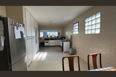 Casa à venda com 360m², 4 quartos e sem vaga Casa à venda com 360m², 4 quartos e sem vagaCozinha