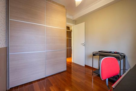 Apartamento à venda com 120m², 3 quartos e 2 vagasQuarto 2