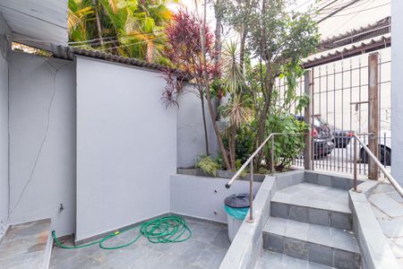 Casa para alugar com 250m², 2 quartos e 2 vagasHall de entrada