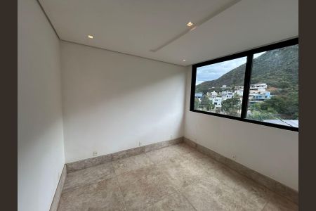 Casa de condomínio para alugar com 700m², 4 quartos e 8 vagasQuarto 4