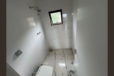 Casa de condomínio para alugar com 700m², 4 quartos e 8 vagasBanheiro 4
