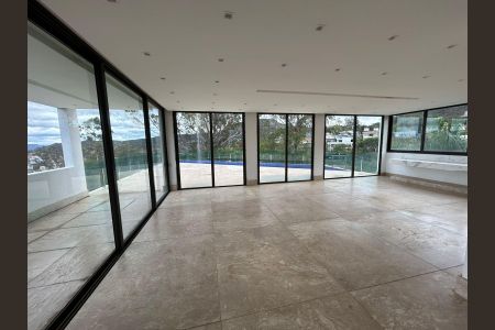 Casa de condomínio para alugar com 700m², 4 quartos e 8 vagasCozinha