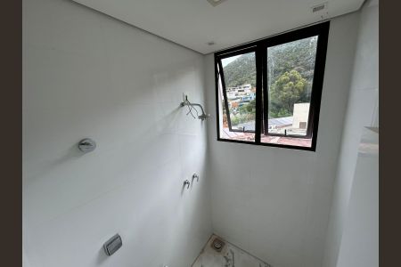 Casa de condomínio para alugar com 700m², 4 quartos e 8 vagasBanheiro 3