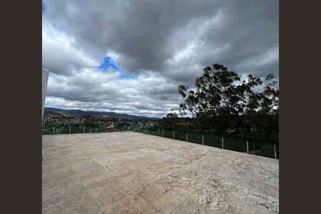 Casa de condomínio para alugar com 700m², 4 quartos e 8 vagasÁrea Externa