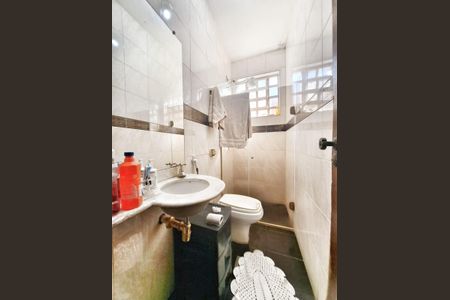 Casa à venda com 220m², 4 quartos e 4 vagas Casa à venda com 220m², 4 quartos e 4 vagasBanheiro da Suíte 2