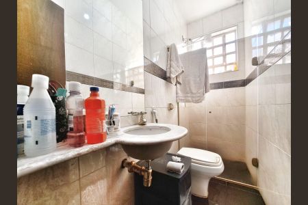 Casa à venda com 220m², 4 quartos e 4 vagas Casa à venda com 220m², 4 quartos e 4 vagasBanheiro da Suíte 2