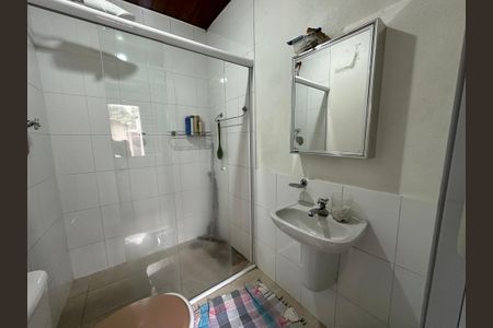 Casa à venda com 278m², 2 quartos e 3 vagasBanheiro 2