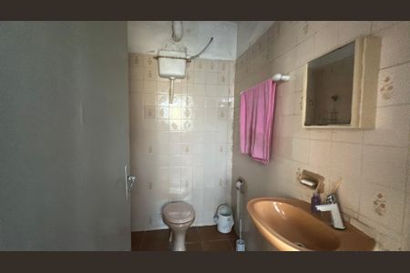 Casa à venda com 278m², 2 quartos e 3 vagasBanheiro 1