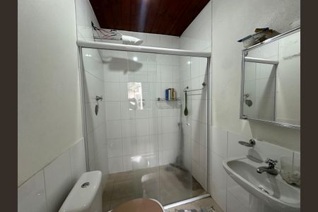 Casa à venda com 278m², 2 quartos e 3 vagasBanheiro 2