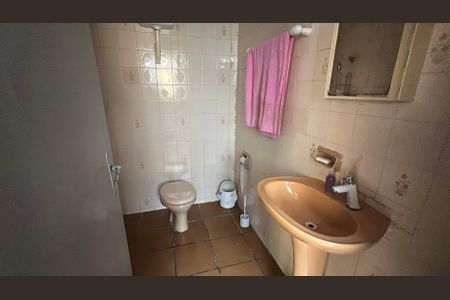 Casa à venda com 278m², 2 quartos e 3 vagasBanheiro 1