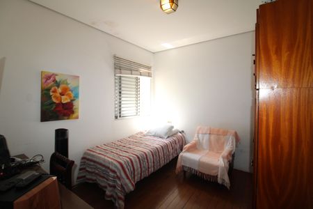 Apartamento à venda com 140m², 4 quartos e 1 vagaQuarto 2