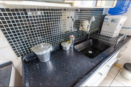 Casa à venda com 94m², 3 quartos e 2 vagas Casa à venda com 94m², 3 quartos e 2 vagasCozinha