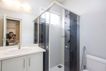 Casa de condomínio para alugar com 316m², 4 quartos e 4 vagasBanheiro da Suite 3