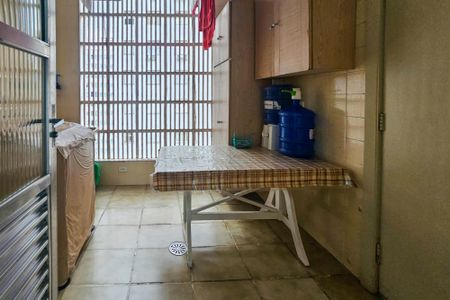 Apartamento para alugar com 180m², 3 quartos e 1 vagaÁrea de Serviço