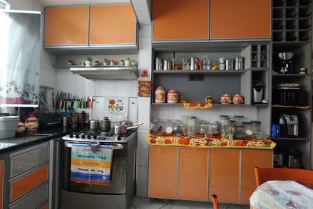 Casa à venda com 400m², 5 quartos e 1 vaga Casa à venda com 400m², 5 quartos e 1 vagaCozinha - Armários