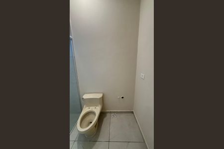 Casa de condomínio à venda com 80m², 2 quartos e 3 vagasBanheiro da Suíte