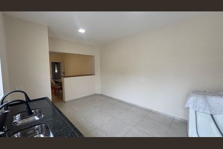 Casa de condomínio à venda com 80m², 2 quartos e 3 vagasCozinha