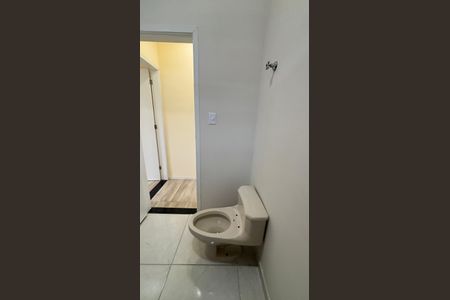 Casa de condomínio à venda com 80m², 2 quartos e 3 vagasBanheiro