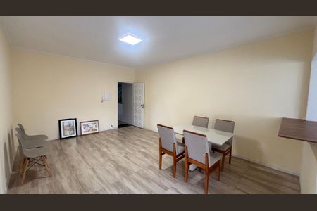 Casa de condomínio à venda com 80m², 2 quartos e 3 vagasSala 