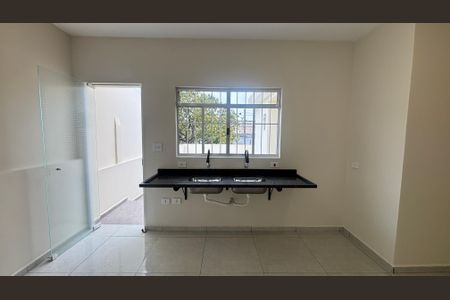Casa de condomínio à venda com 80m², 2 quartos e 3 vagasCozinha
