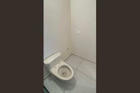 Casa de condomínio à venda com 80m², 2 quartos e 3 vagasBanheiro da Suíte