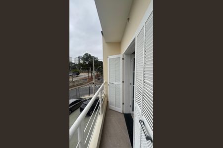 Casa de condomínio à venda com 80m², 2 quartos e 4 vagas Casa de condomínio à venda com 80m², 2 quartos e 4 vagasSuíte Varanda