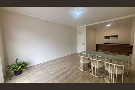 Casa de condomínio à venda com 80m², 2 quartos e 4 vagas Casa de condomínio à venda com 80m², 2 quartos e 4 vagas Sala de Jantar