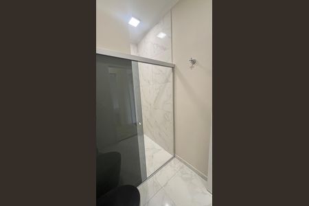 Casa de condomínio à venda com 80m², 2 quartos e 4 vagas Casa de condomínio à venda com 80m², 2 quartos e 4 vagasBanheiro