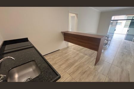 Casa de condomínio à venda com 80m², 2 quartos e 4 vagas Casa de condomínio à venda com 80m², 2 quartos e 4 vagasCozinha