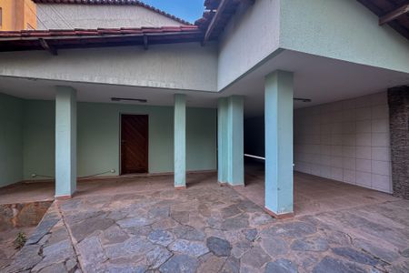 Casa à venda com 235m², 4 quartos e 3 vagasGaragem