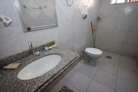 Casa para alugar com 150m², 3 quartos e 3 vagasBanheiro 1