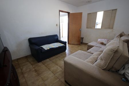 Sala de casa para alugar com 3 quartos, 150m² em Jardim Ana Lúcia, Goiânia