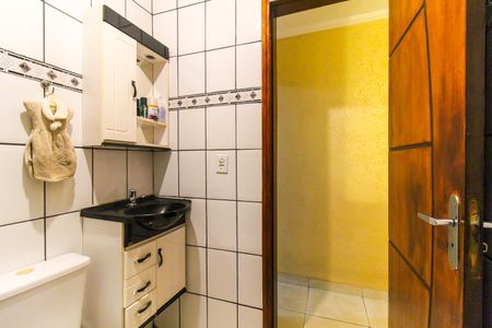 Casa de condomínio à venda com 65m², 2 quartos e 1 vaga Casa de condomínio à venda com 65m², 2 quartos e 1 vagaBanheiro