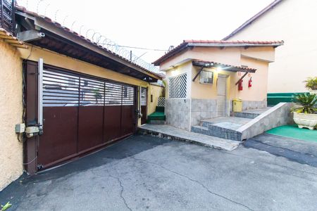 Casa de condomínio à venda com 65m², 2 quartos e 1 vaga Casa de condomínio à venda com 65m², 2 quartos e 1 vagaEntrada