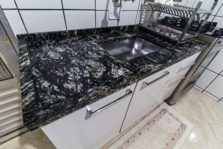 Casa de condomínio à venda com 65m², 2 quartos e 1 vaga Casa de condomínio à venda com 65m², 2 quartos e 1 vagaCozinha