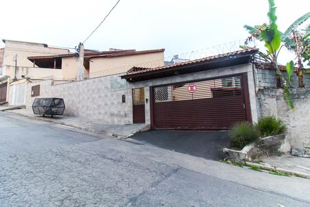 Casa de condomínio à venda com 65m², 2 quartos e 1 vaga Casa de condomínio à venda com 65m², 2 quartos e 1 vagaFachada + Placa