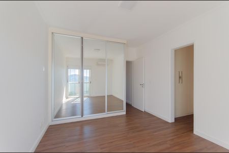 Apartamento à venda com 310m², 4 quartos e 4 vagas Apartamento à venda com 310m², 4 quartos e 4 vagasSuíte 1