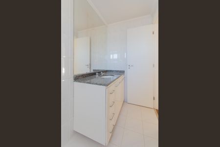Apartamento à venda com 310m², 4 quartos e 4 vagas Apartamento à venda com 310m², 4 quartos e 4 vagasBanheiro da Suíte 1