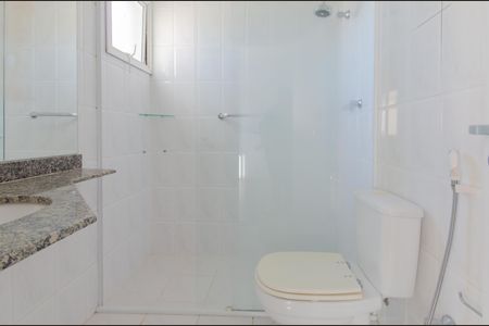 Apartamento à venda com 310m², 4 quartos e 4 vagas Apartamento à venda com 310m², 4 quartos e 4 vagasBanheiro da Suíte 2