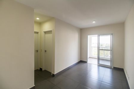 Sala de apartamento para alugar com 2 quartos, 66m² em Empresarial 18 do Forte, Barueri
