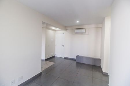 Sala de apartamento para alugar com 2 quartos, 66m² em Empresarial 18 do Forte, Barueri