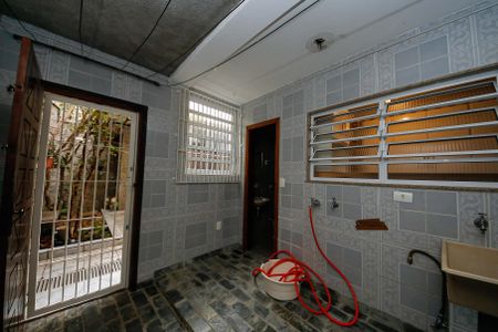 Casa à venda com 235m², 3 quartos e 2 vagasÁrea de Serviço