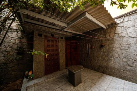 Casa à venda com 235m², 3 quartos e 2 vagasÁrea comum