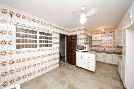 Casa à venda com 235m², 3 quartos e 2 vagasCozinha