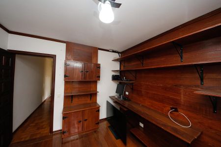 Casa à venda com 235m², 3 quartos e 2 vagasQuarto 2