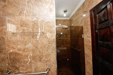 Casa à venda com 235m², 3 quartos e 2 vagasBanheiro Suíte