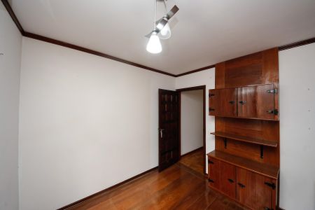 Casa à venda com 235m², 3 quartos e 2 vagasQuarto 2