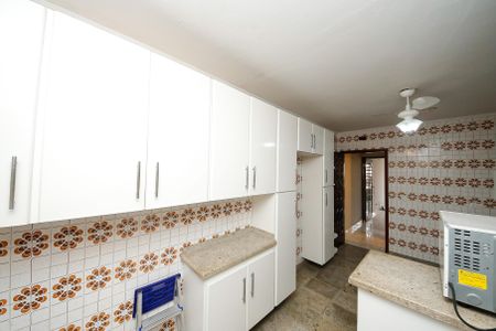 Casa à venda com 235m², 3 quartos e 2 vagasCozinha